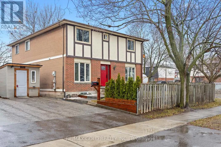 2 BARNSTEAD COURT, Brampton (Downtown Brampton), Ontario L6Y2K5