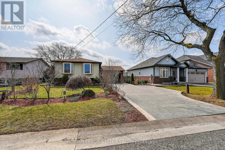 9 SIDARE COURT, Grimsby (Grimsby Beach), Ontario L3M4E8