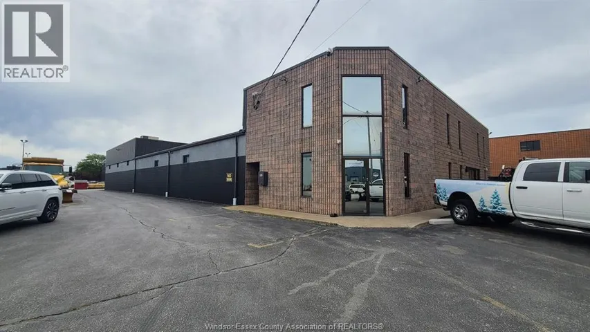 2045 ASTOR CRESCENT, Tecumseh, Ontario N0R1L0