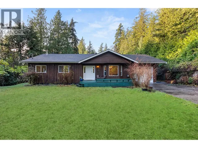 1559 PARK AVENUE, Roberts Creek, British Columbia V0N2W2