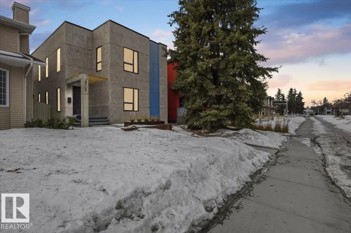 8709 92A AV NW, Edmonton, Alberta T6C4G6