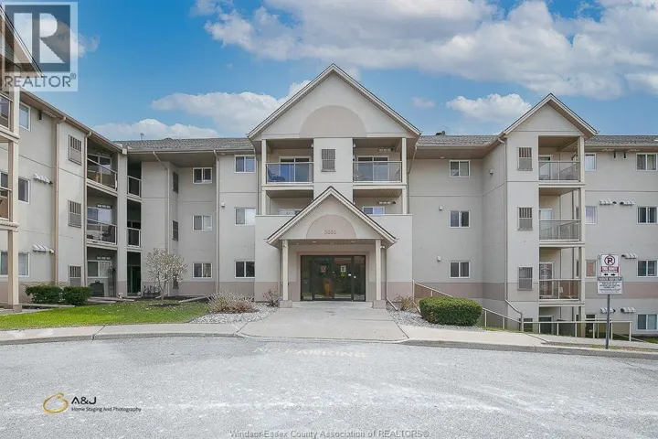 3000 SANDWICH Unit# 203, Windsor, Ontario N9C4C3