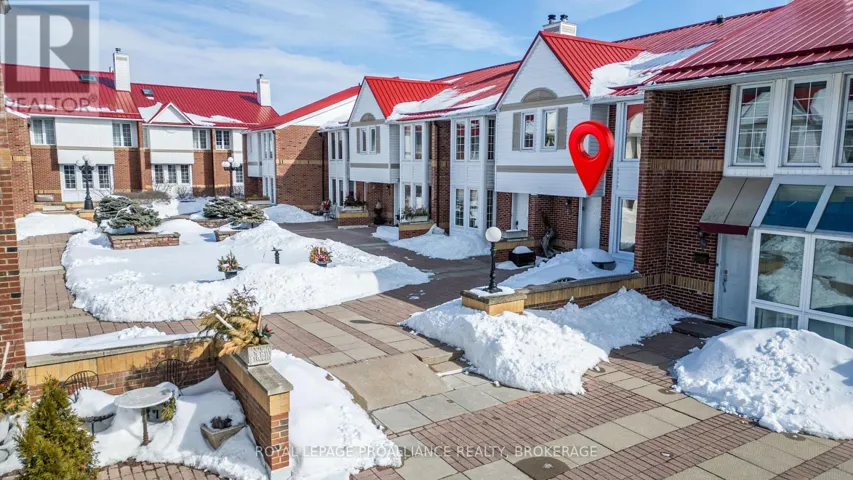 61 - 1 PLACE D'ARMES, Kingston (East of Sir John A. Blvd), Ontario K7K6S3
