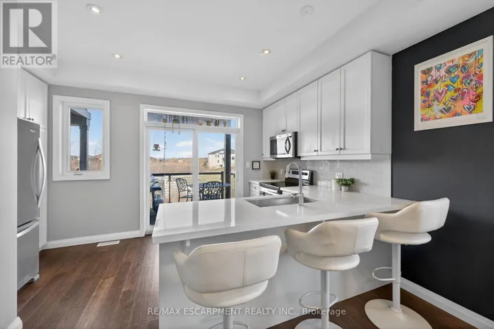 33 - 35 MIDHURST HEIGHTS, Hamilton (Stoney Creek Mountain), Ontario L8J0K9