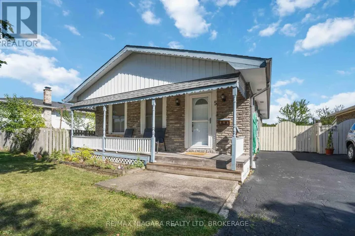 5 THORNCLIFF DRIVE, St. Catharines (Oakdale), Ontario L2P3N2