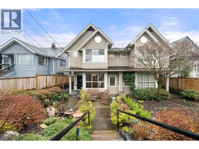 341 E 8TH STREET, North Vancouver, British Columbia V7L1Z2