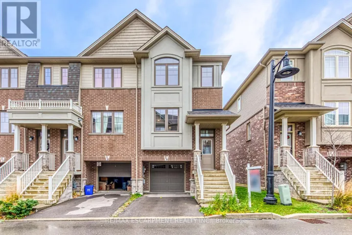 28 BARLEY LANE, Hamilton (Ancaster), Ontario L9G3K9