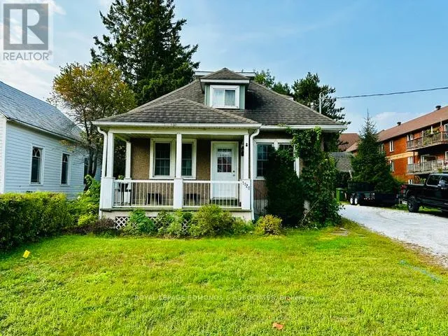 1028 PEMBROKE STREET E, Pembroke, Ontario K8A6Z2