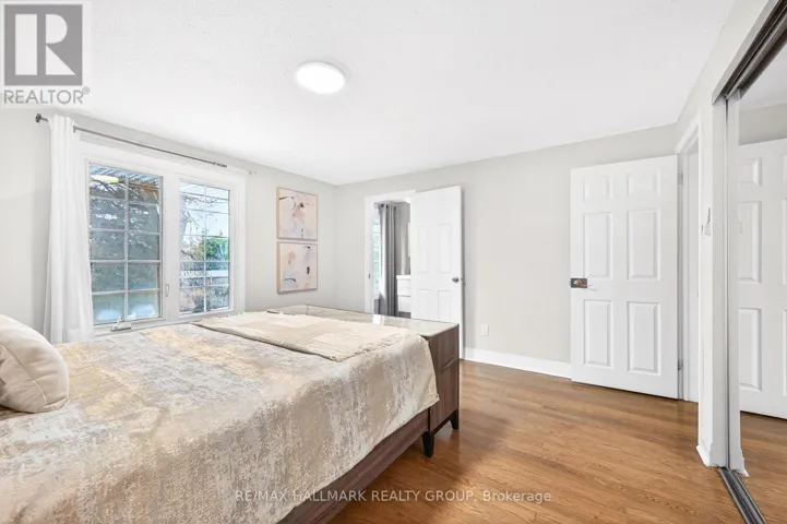 1930 SOUTHAMPTON COURT, Ottawa, Ontario K2C0W4