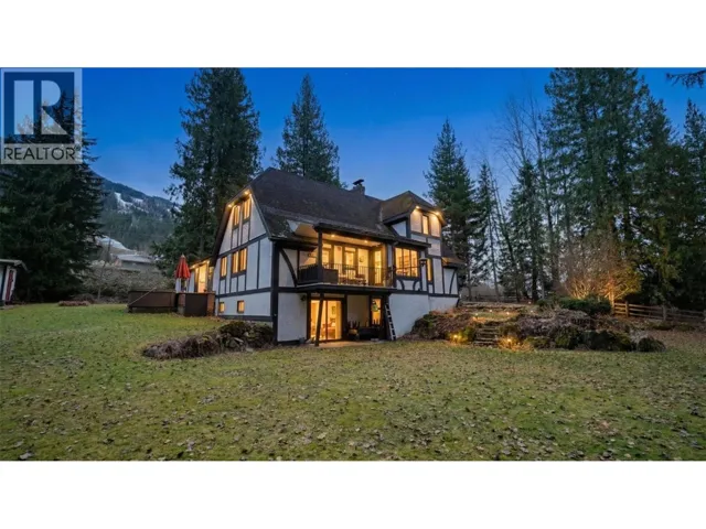 3025 Camozzi Road, Revelstoke, British Columbia V0E2S3