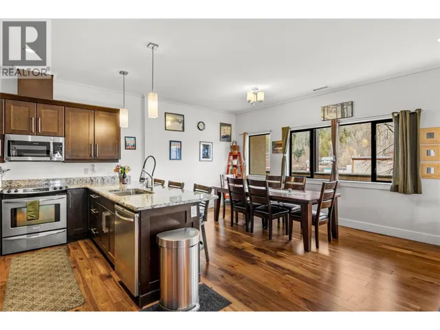 309 1 Street W Unit# 301, Revelstoke, British Columbia V0E2S0