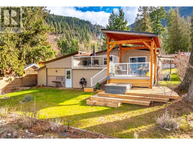 13533 Mountain Shores Road, Boswell, British Columbia V0B1A4