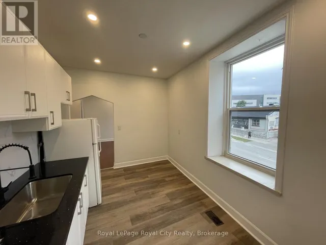 UNIT 5 - 21 GORDON STREET, Guelph (Downtown), Ontario N1H4G8