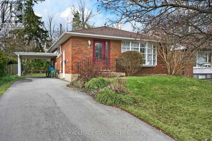 34 HELEN STREET, Hamilton (Dundas), Ontario L9H1N3