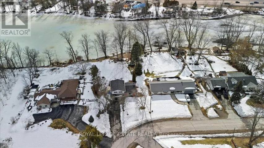 102 GREENFIELD PARK, Belleville (Thurlow Ward), Ontario K0K1V0