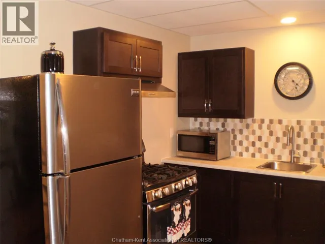 601 GRAND AVENUE East Unit# 1 - lower back unit, Chatham, Ontario N7L3Z2