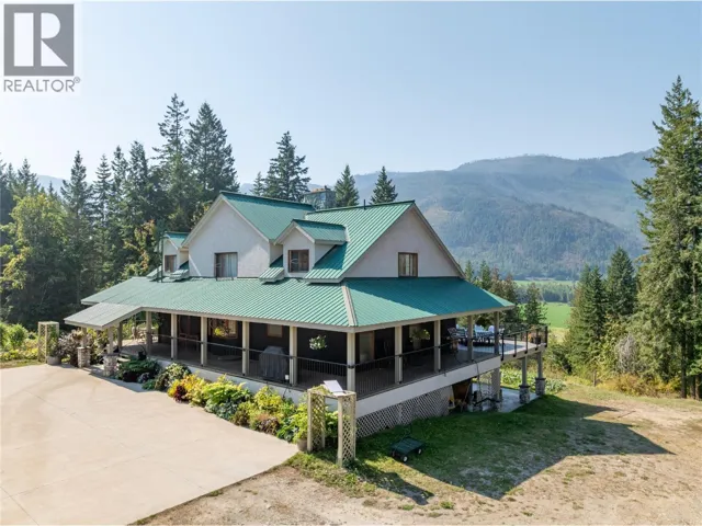 1403 Notch Hill Road, Sorrento, British Columbia V0E2W1