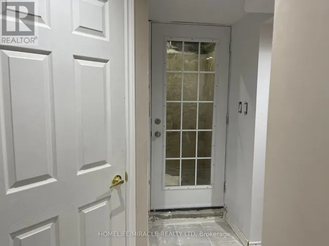 4 MAJOR WILLIAM SHARPE DRIVE, Brampton (Northwood Park), Ontario L6X3E7