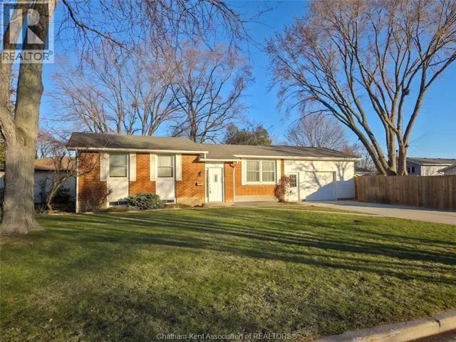 27 Blythewood CRESCENT, Chatham, Ontario N7M5N5