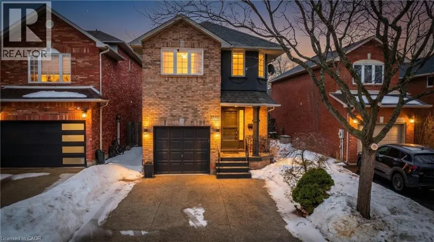 2062 WESTMOUNT Drive, Oakville, Ontario L6M3P2