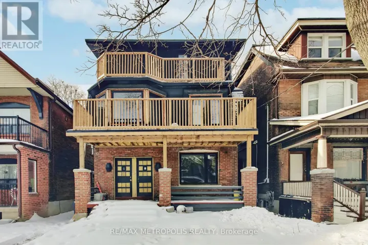 74 RONCESVALLES AVENUE, Toronto (Roncesvalles), Ontario M6R2K7