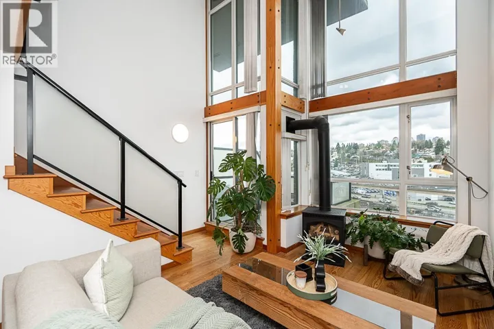 425 10 RENAISSANCE SQUARE, New Westminster, British Columbia V3M7B1