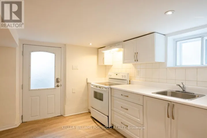 LOWER - 821 GLADSTONE AVENUE, Toronto (Dovercourt-Wallace Emerson-Junction), Ontario M6H3J7
