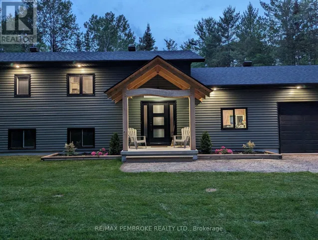 13 RANTZ ROAD, Petawawa, Ontario K8H2W8
