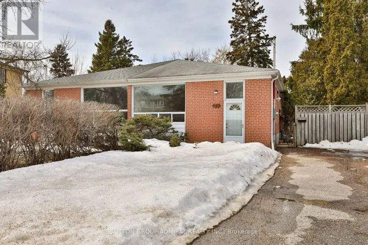 264 MCCONVEY DRIVE, Richmond Hill (Crosby), Ontario L4C3K2