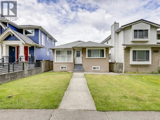 2241 E 43RD AVENUE, Vancouver, British Columbia V5P1M8