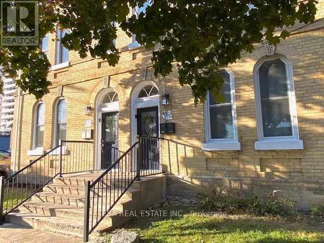 2 - 158 DARLING STREET, Brantford, Ontario N3S3W6