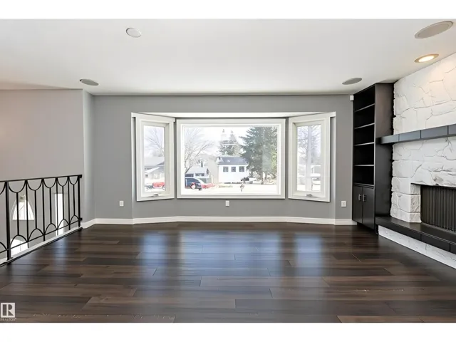 2020 89 ST NW, Edmonton, Alberta T6K2A3