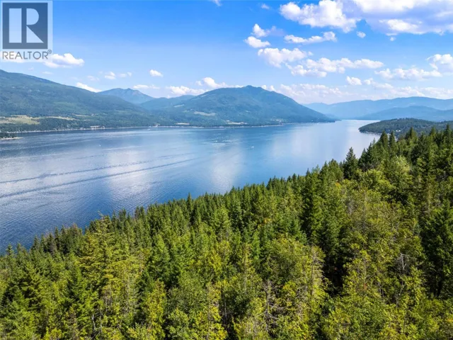 3560 Eagle Bay Road, Eagle Bay, British Columbia V0E1H1