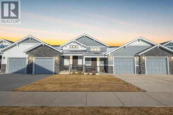 12572 Crestmont Boulevard SW, Calgary, Alberta T3B6J5