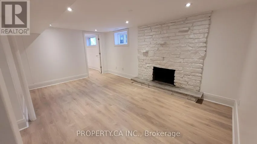 43 EDINBURGH DRIVE, Toronto (Lansing-Westgate), Ontario M3H1B5