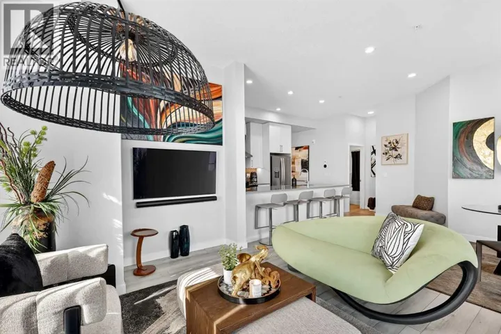 102, 255 Les Jardins Park SE, Calgary, Alberta T2C5W9