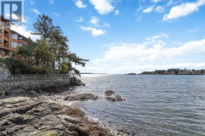 706 325 Maitland St, Victoria, British Columbia V9A7G7