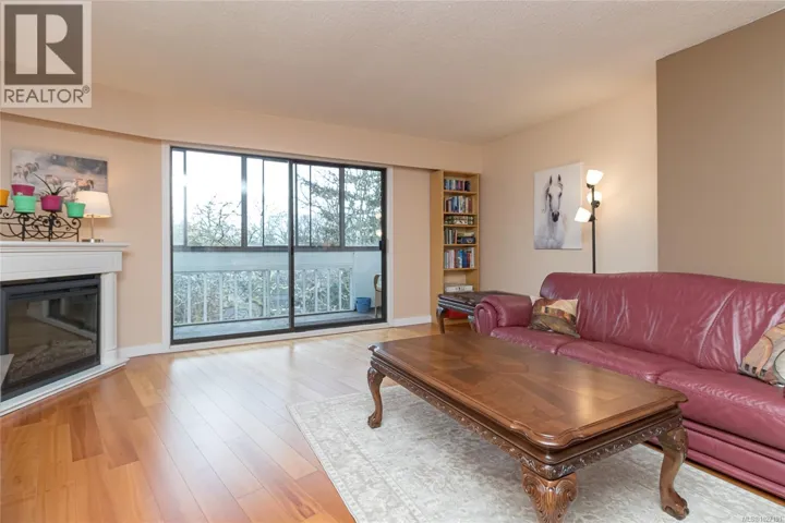 317 3962 Cedar Hill Rd, Saanich, British Columbia V8N3B8