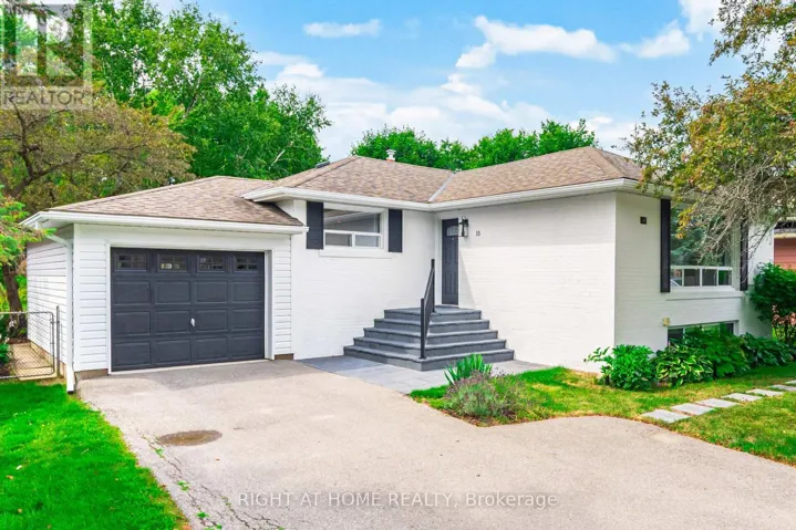 MAIN FLOOR - 15 KEMANO ROAD, Aurora (Aurora Heights), Ontario L4G2Y2