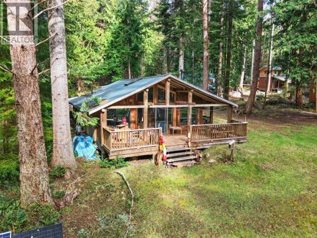 1229 TENNYSON RD, Savary Island, British Columbia V0N2G0