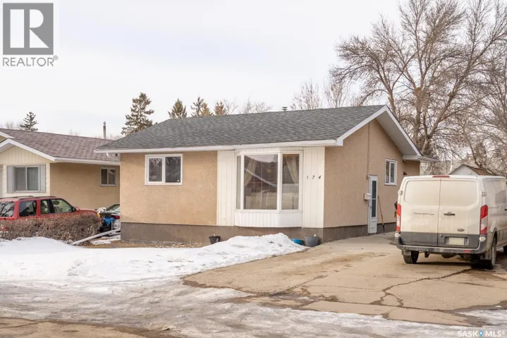 174 Thomson AVENUE, Regina, Saskatchewan S4N5L3