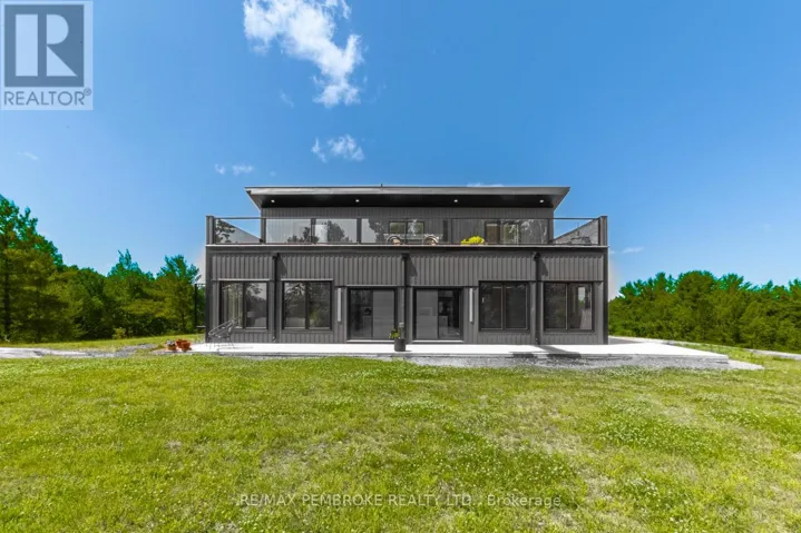 102 RANTZ ROAD, Petawawa, Ontario K8H2W8