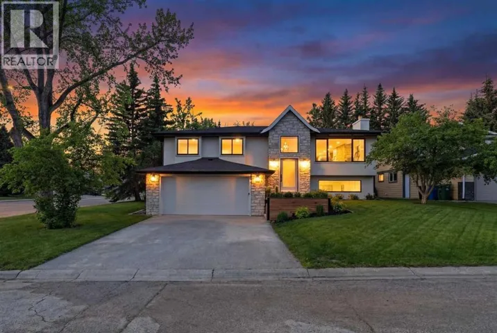 902 Varsity Estates Place NW, Calgary, Alberta T3B3X4