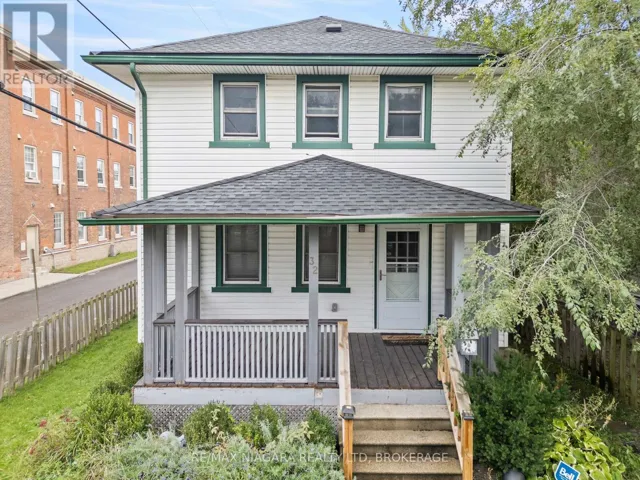 32 PAGE STREET, St. Catharines (E. Chester), Ontario L2R4A5