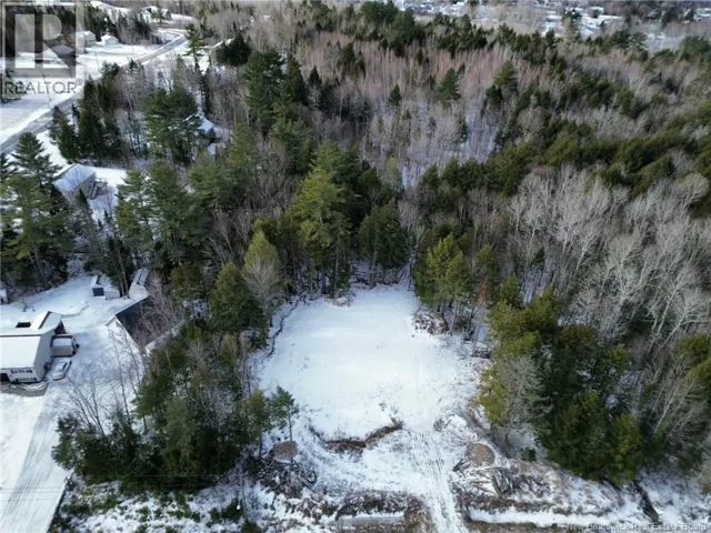 44 Shallon Lane, Fredericton, New Brunswick E3A9R4