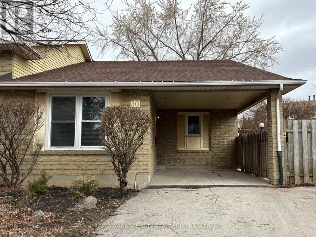 30 DEBORAH COURT, St. Catharines (Secord Woods), Ontario L2P3R6