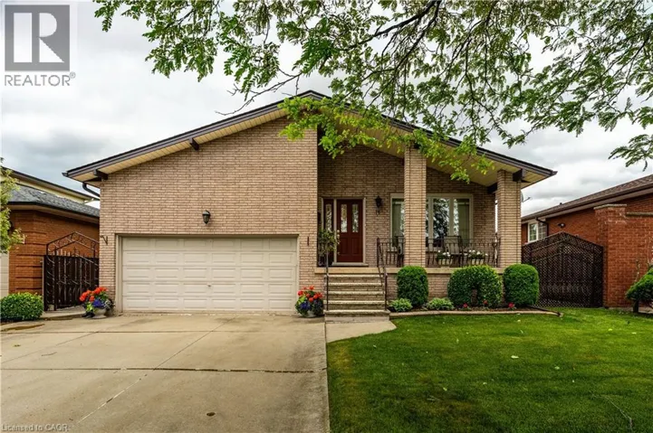 14 VALROSE Drive, Hamilton, Ontario L8E3T4