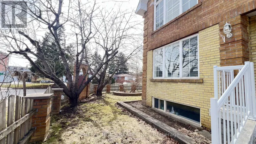 210 JACEY ANN DRIVE, Richmond Hill (Mill Pond), Ontario L4C4N5