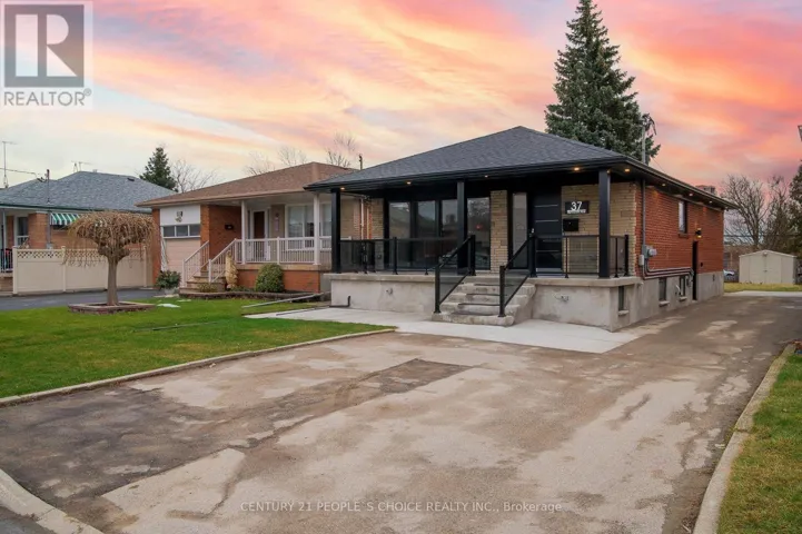 LOWER - 37 BENTWORTH AVENUE, Toronto (Yorkdale-Glen Park), Ontario M6A1P1