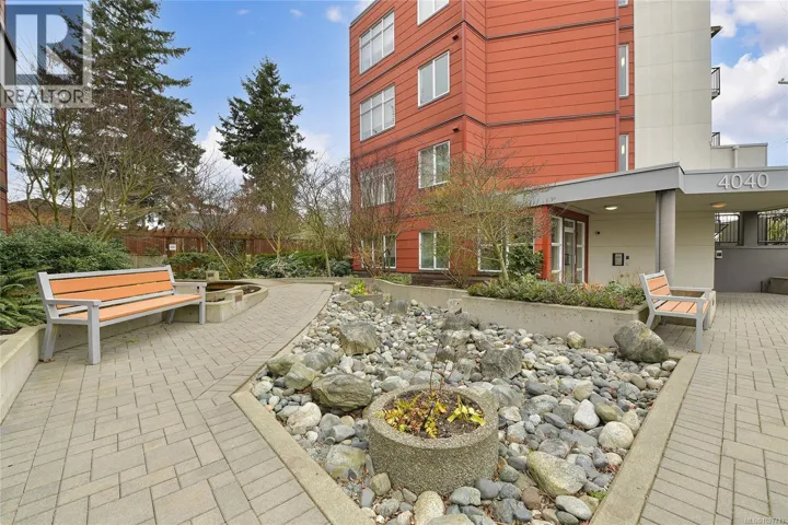 106 4040 Borden St, Saanich, British Columbia V8X2E9